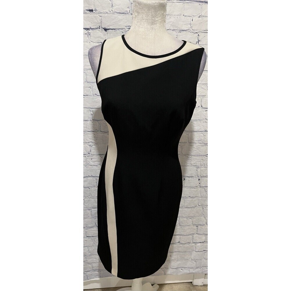 Adrianna Papell Women’s Black And White Sleevless Zip Back Dress Size 4